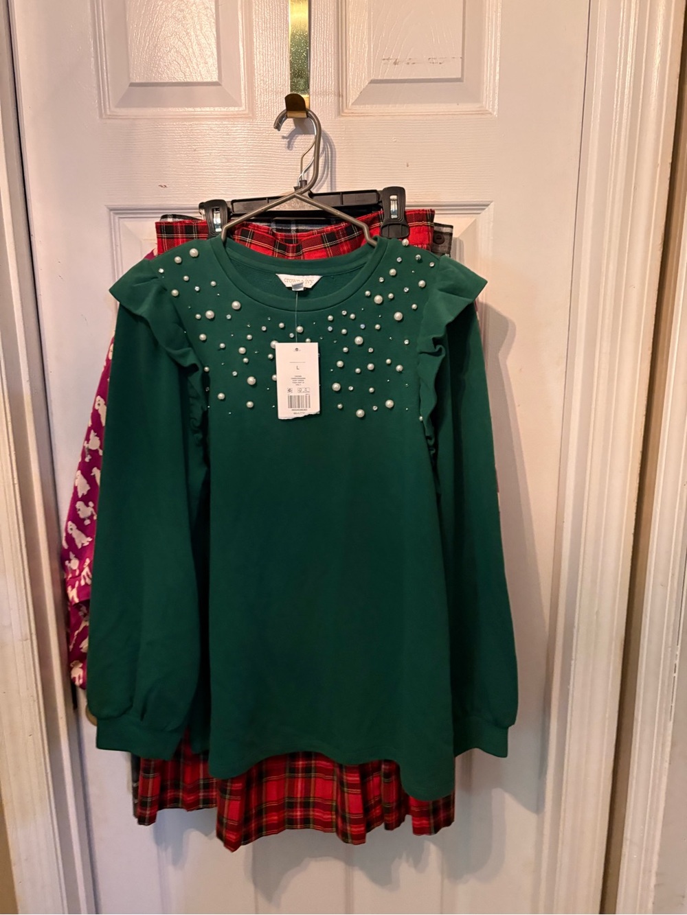 crown & ivy Emerald Green Pearl-Accent Ruffle Sweatshirt